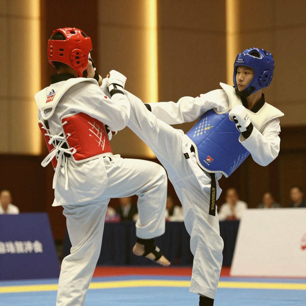 44 tuổi, 'Thánh Muay' Buakaw hạ võ sĩ Trung Quốc lần thứ hai: Chiếc ghế trống và cái cân không ai nhắc