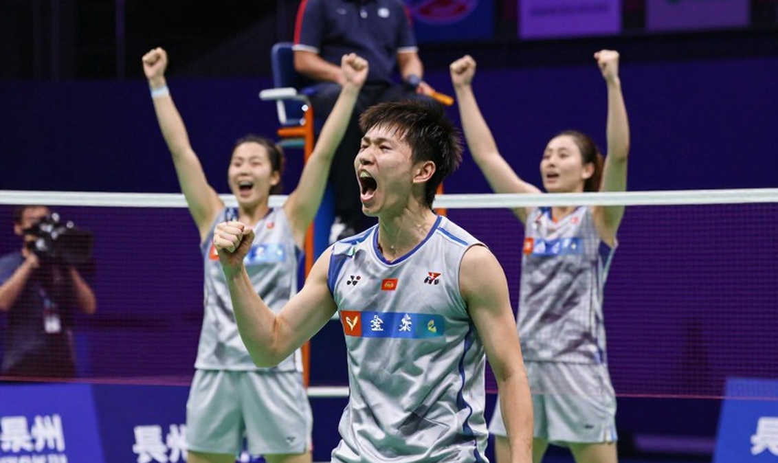 PV Sindhu, 18 giờ và nửa sân cầu lông không ai buồn sắp lịch