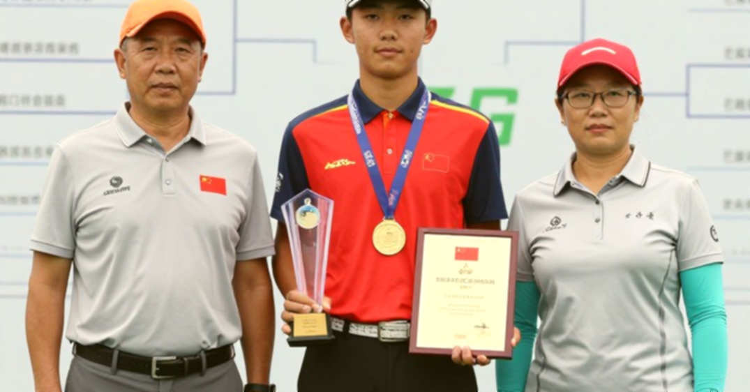 Tiger Woods và câu hỏi xe golf: Khi luật pháp bối rối trước huyền thoại